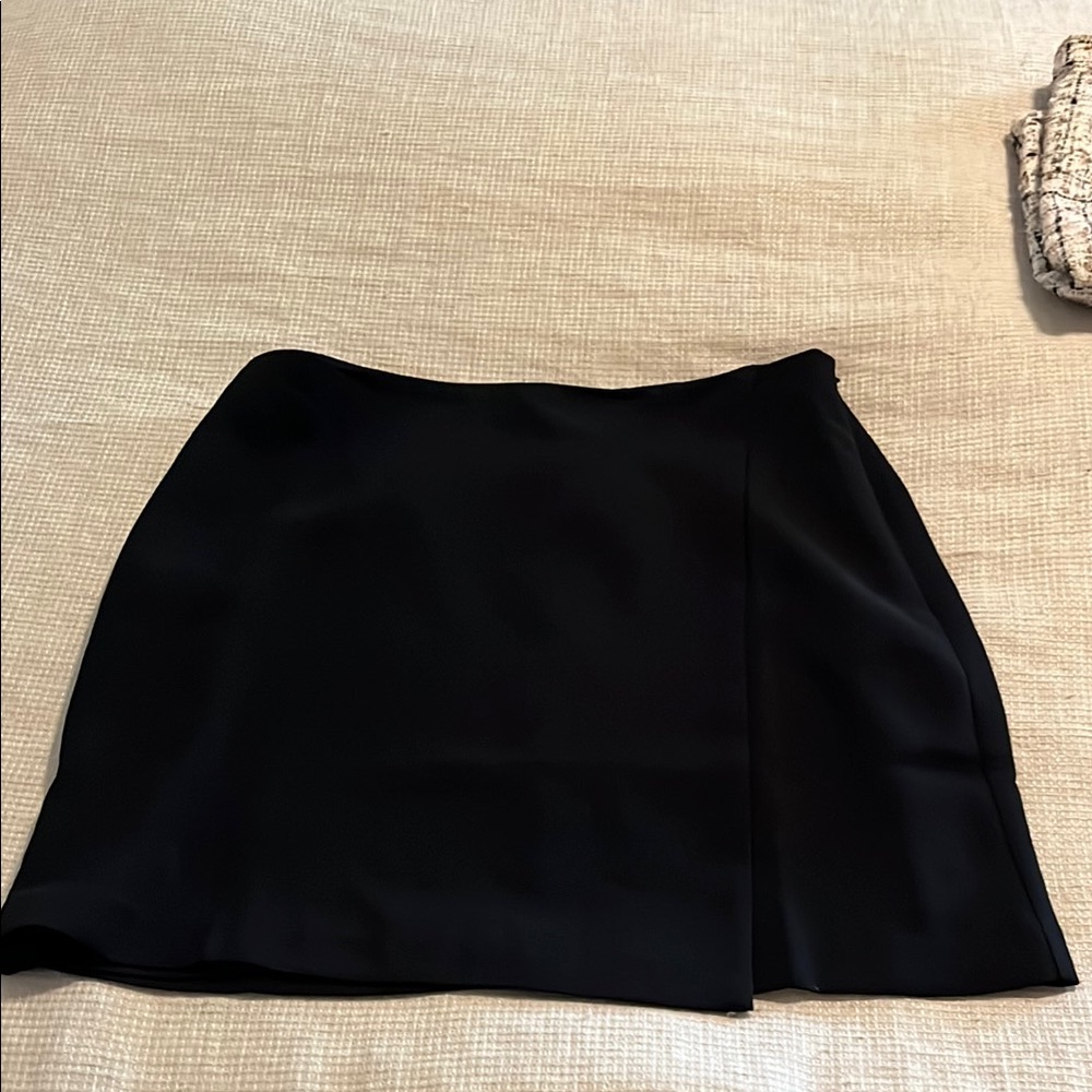Elegant Black Women's Skirt, size 10